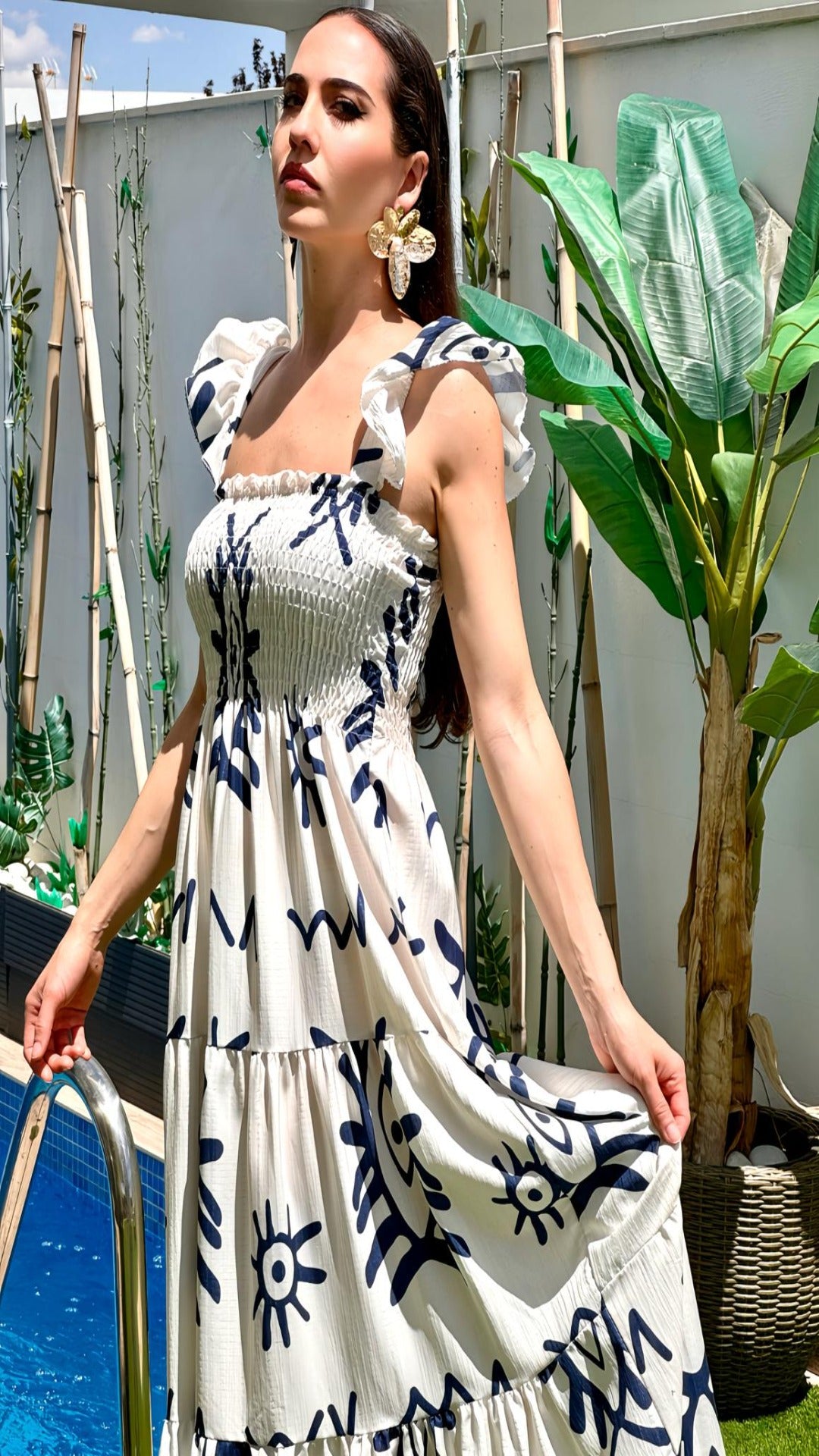 Vestido estampado azul e branco