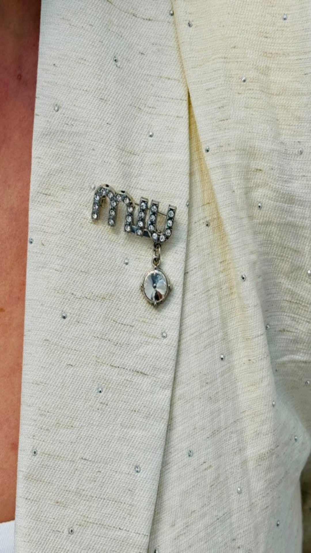 Traje lino brillos