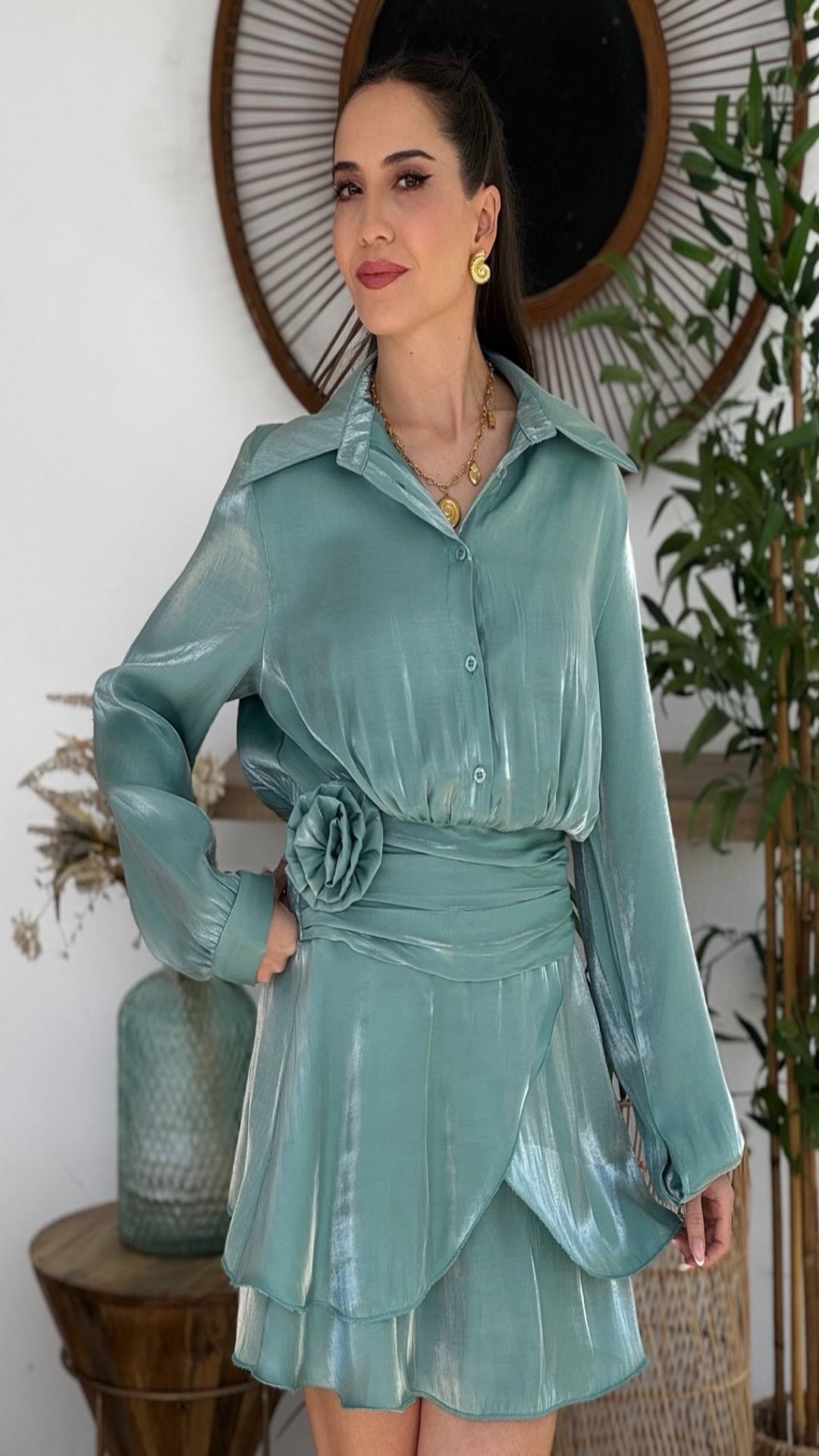 Vestido corto volantes