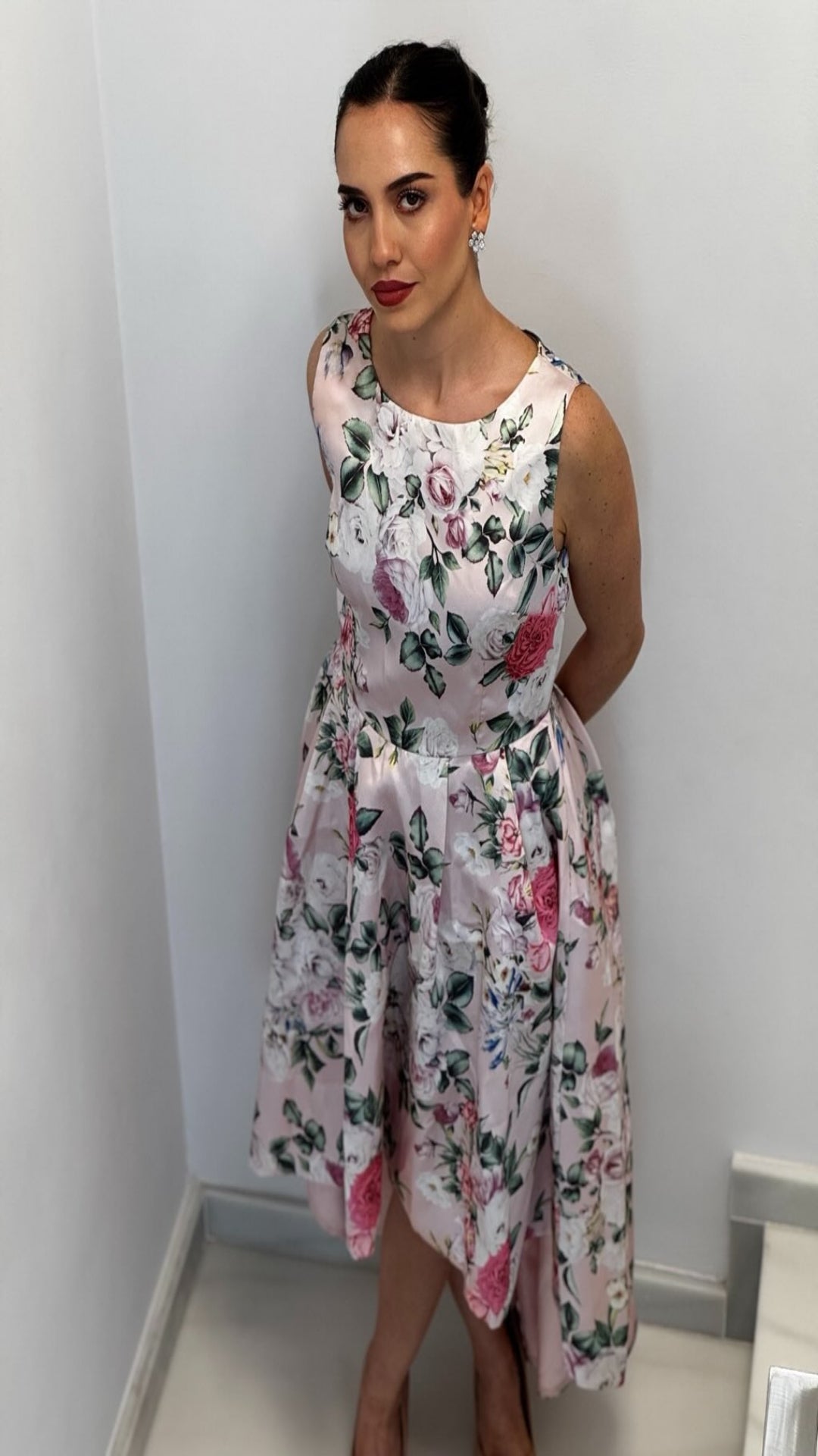 Vestido evasé asimétrico