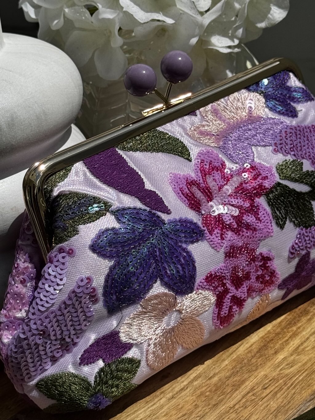 Bolso clutch bordados flores