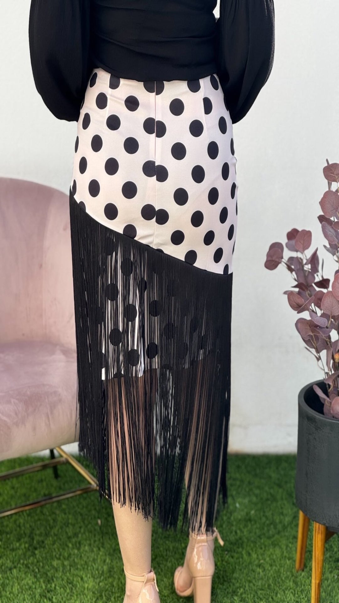 Falda lunares y flecos