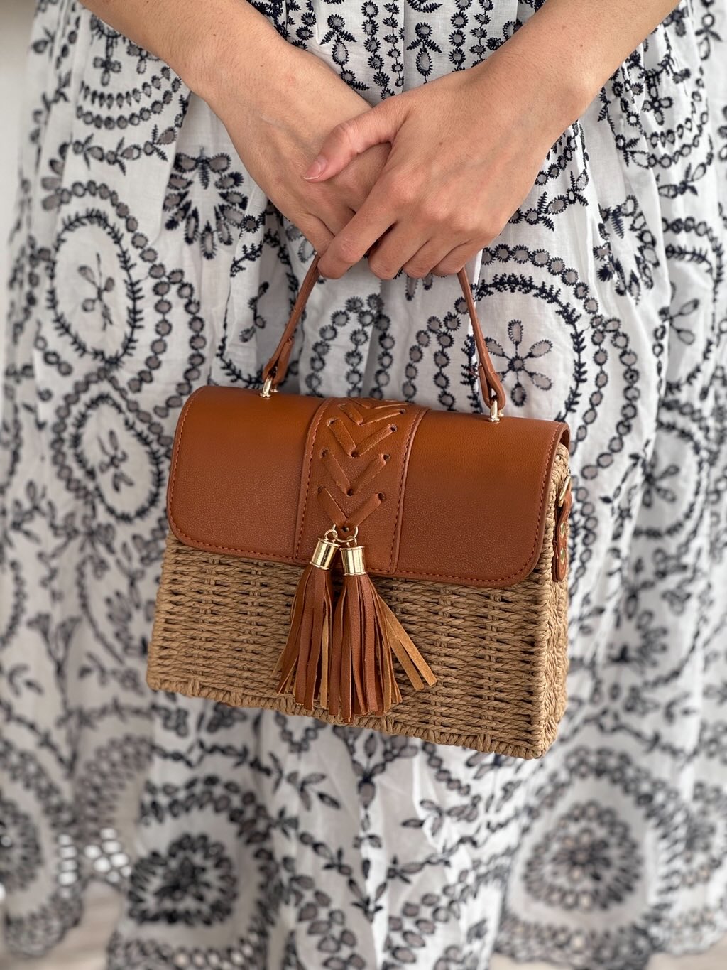 Bolso bandolera efecto rafia
