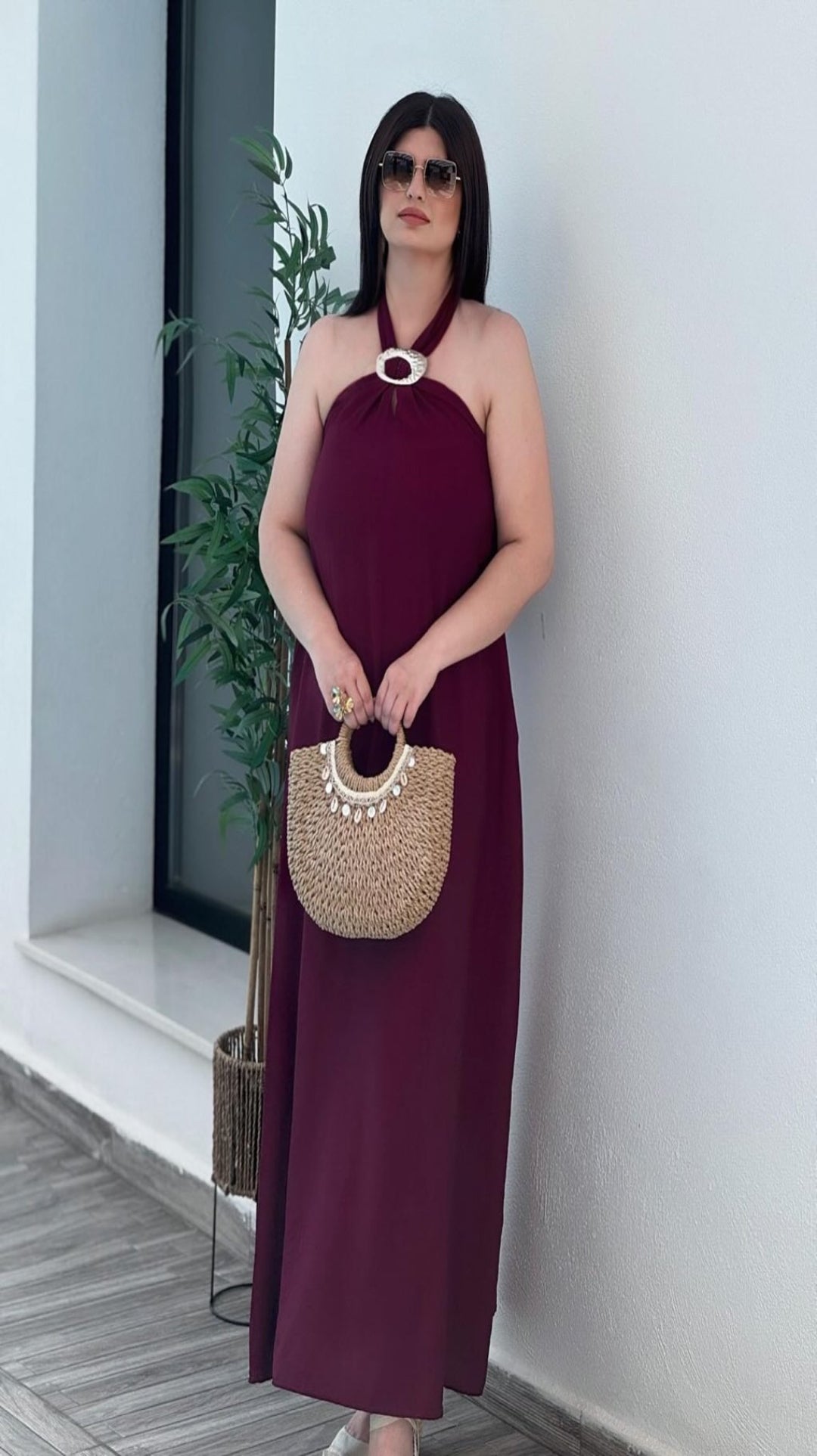 Vestido cuello halter con hebilla