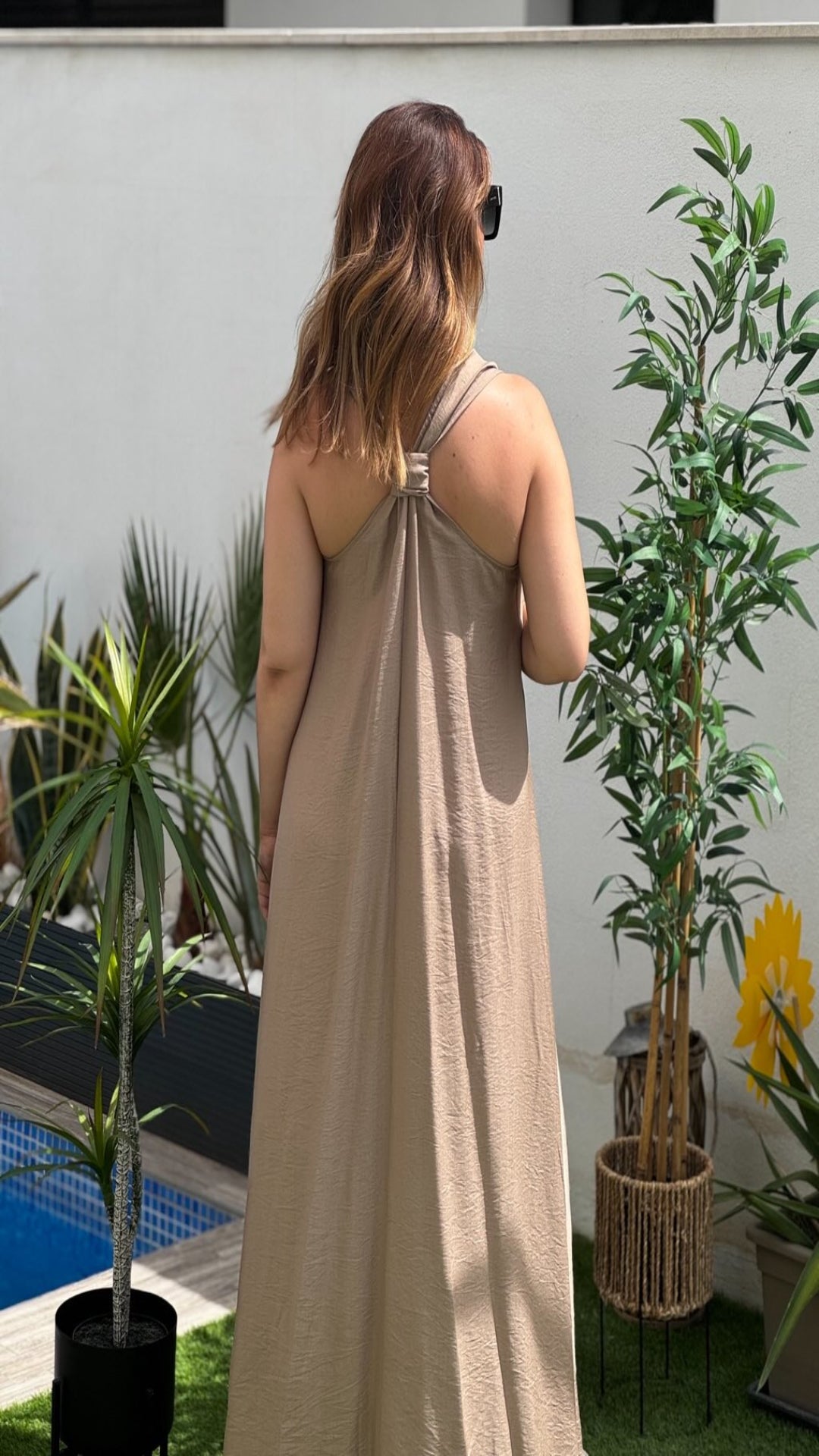 Vestido fluido con hebilla