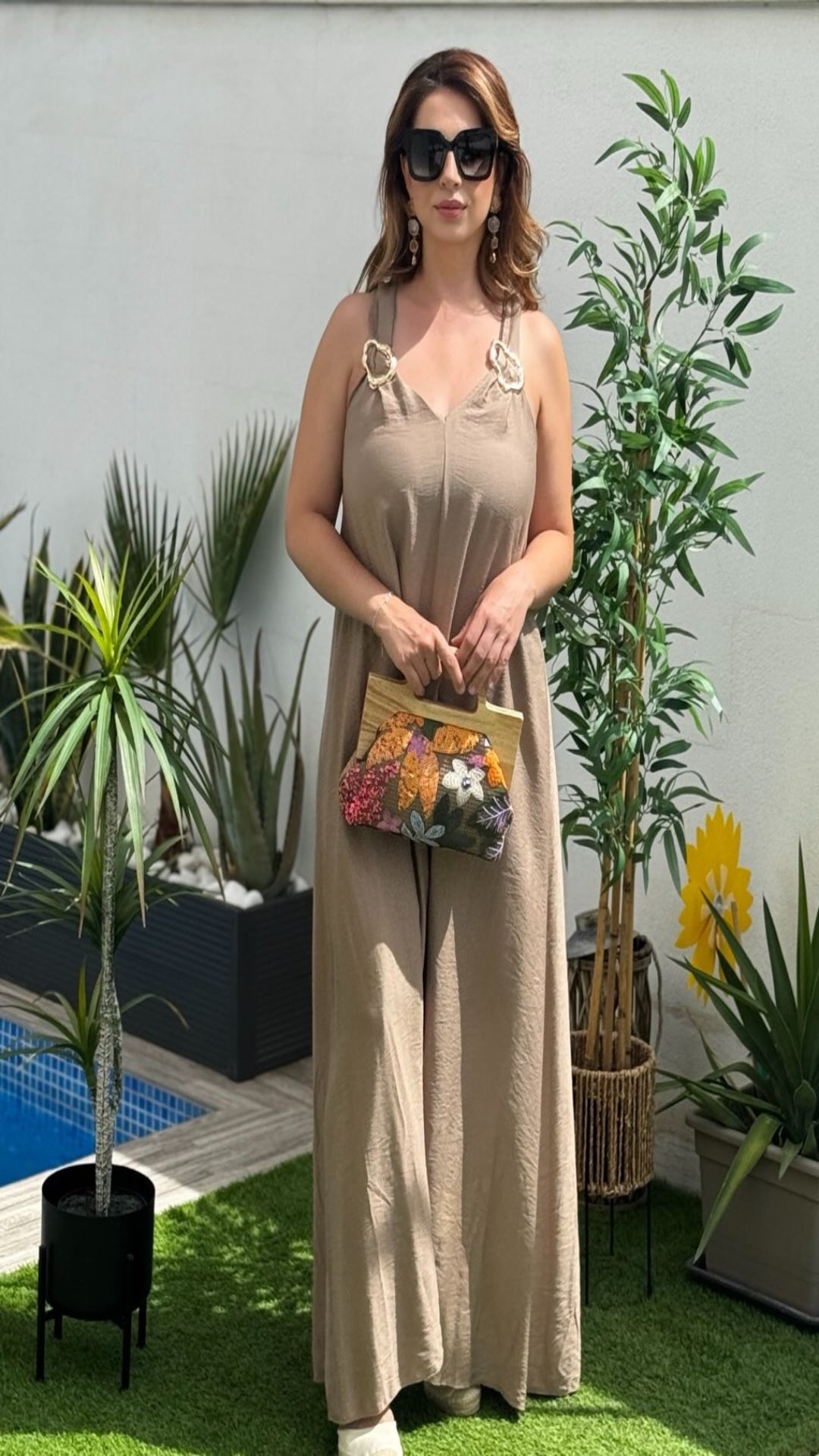 Vestido fluido con hebilla