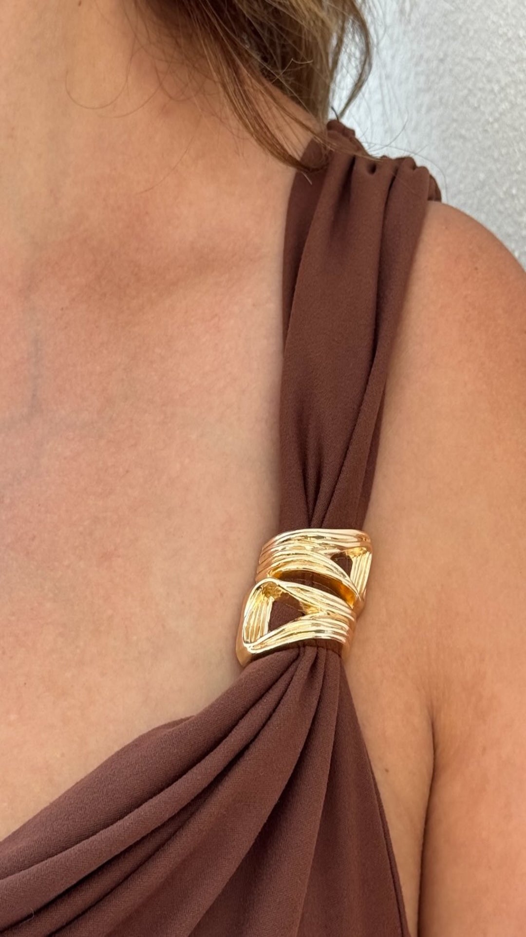 Vestido midi con hebilla