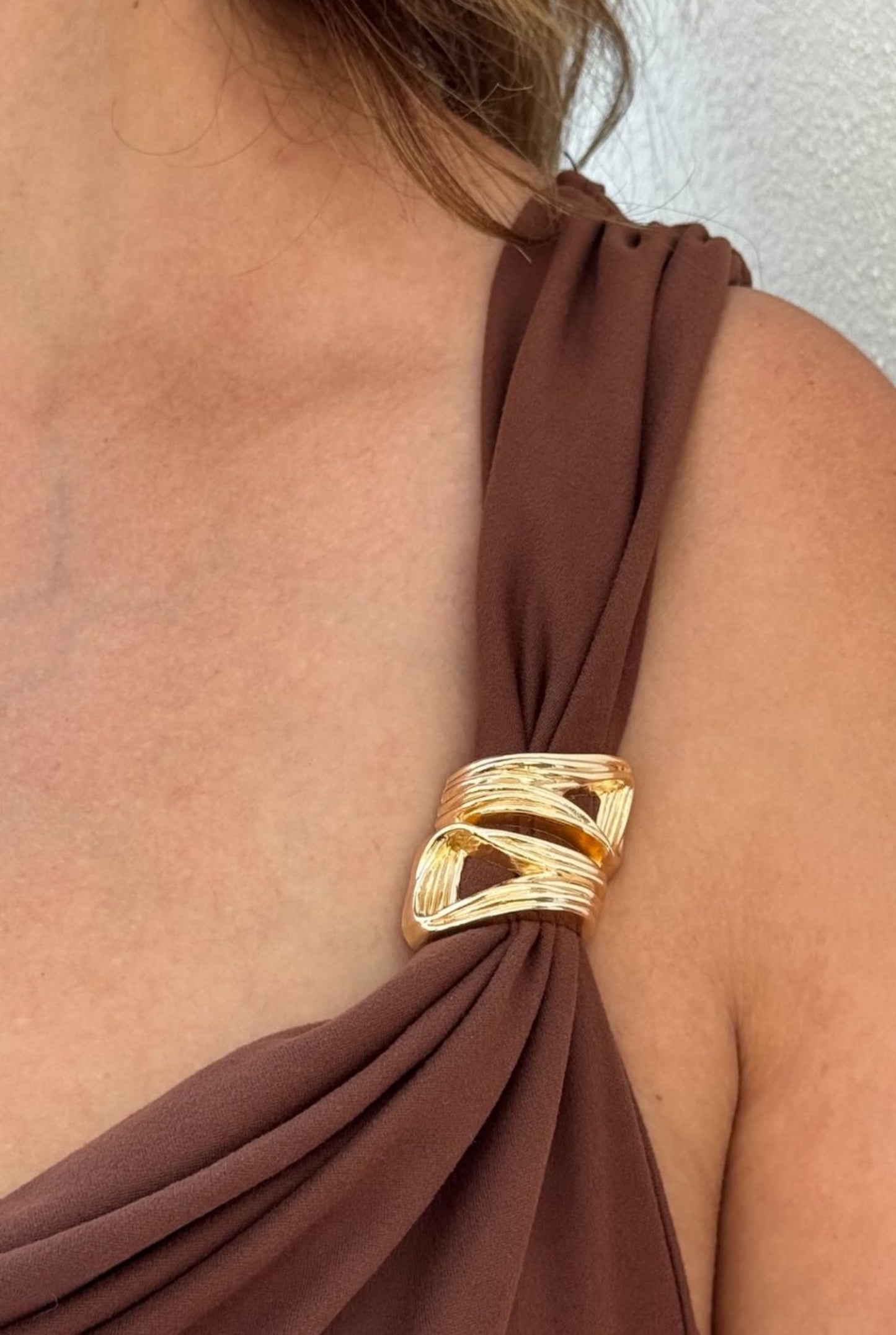 Vestido midi con hebilla