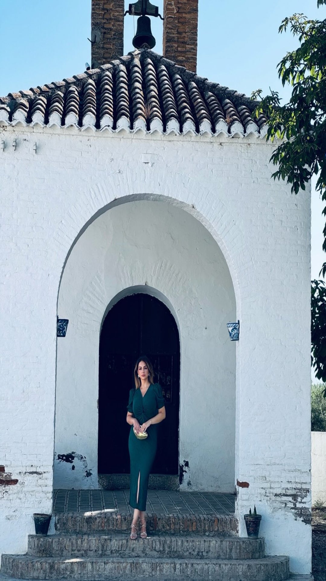 Vestido con mangas abullonadas