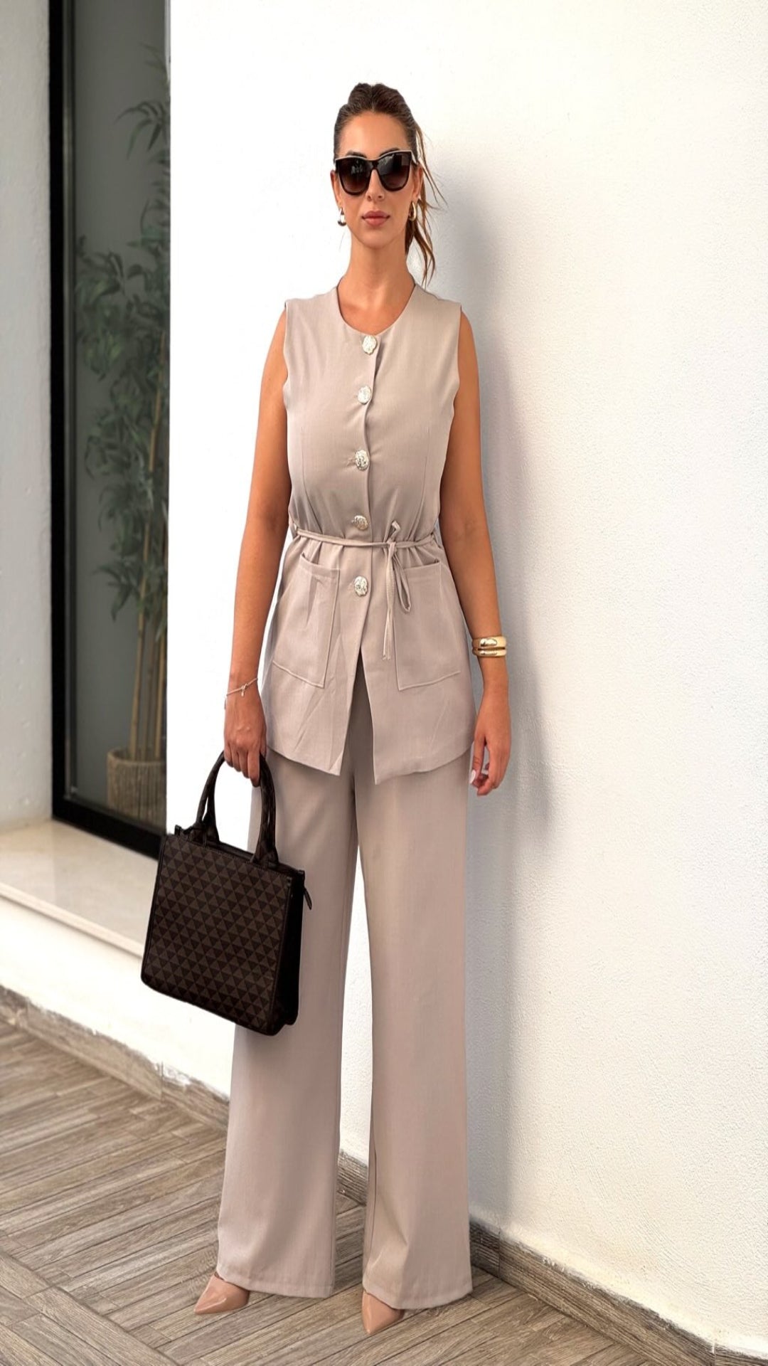 Conjunto chaleco beige