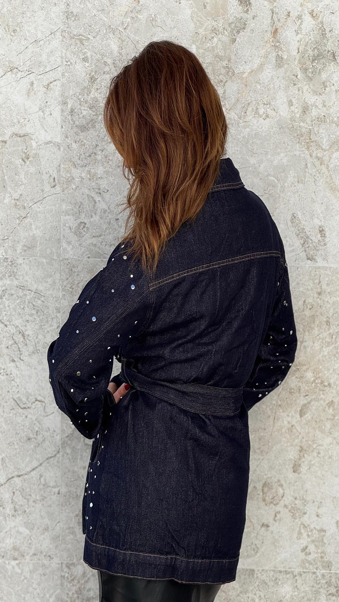 Sobrecamisa denim tachuelas