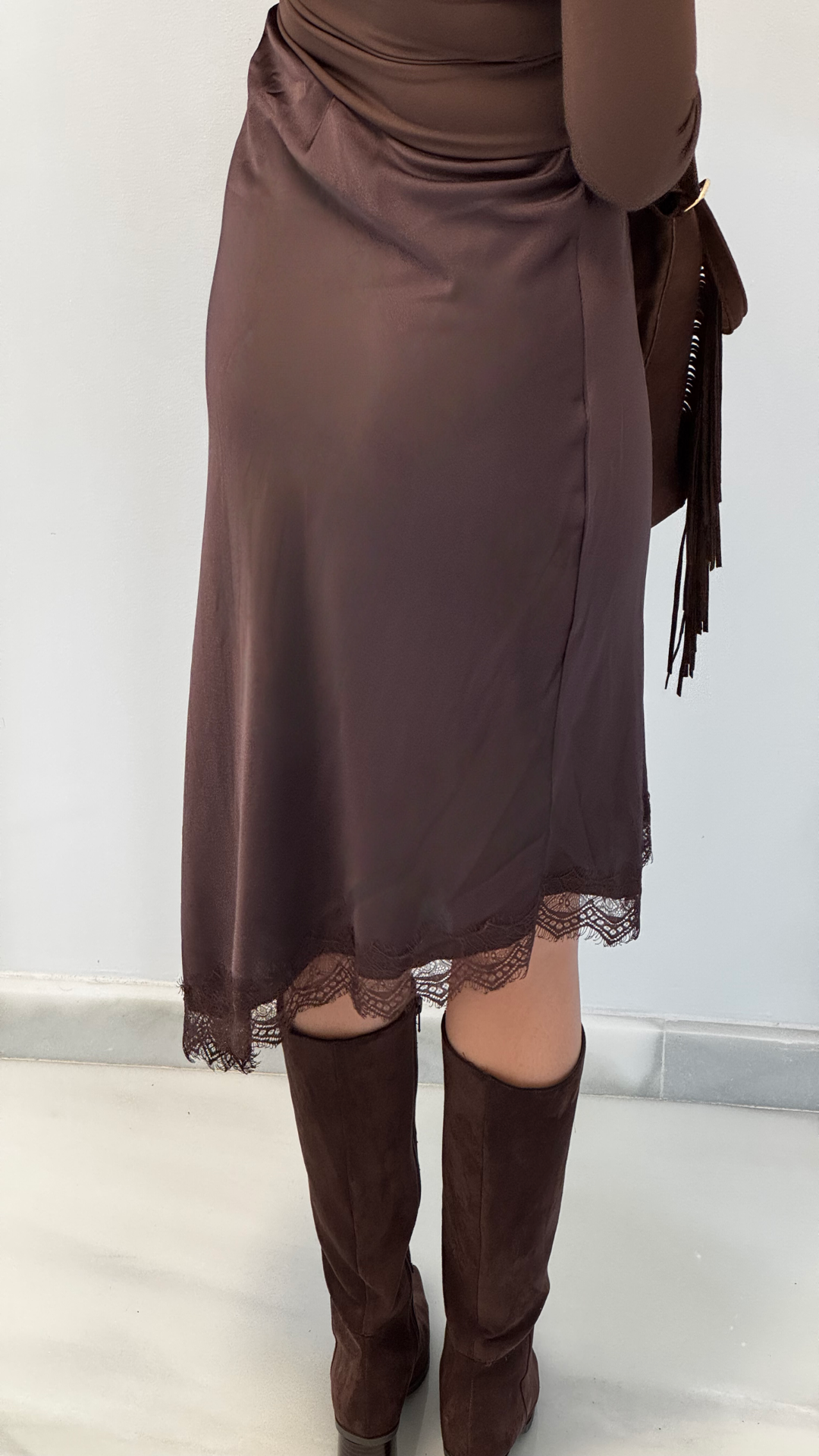 Falda asimétrica satinada