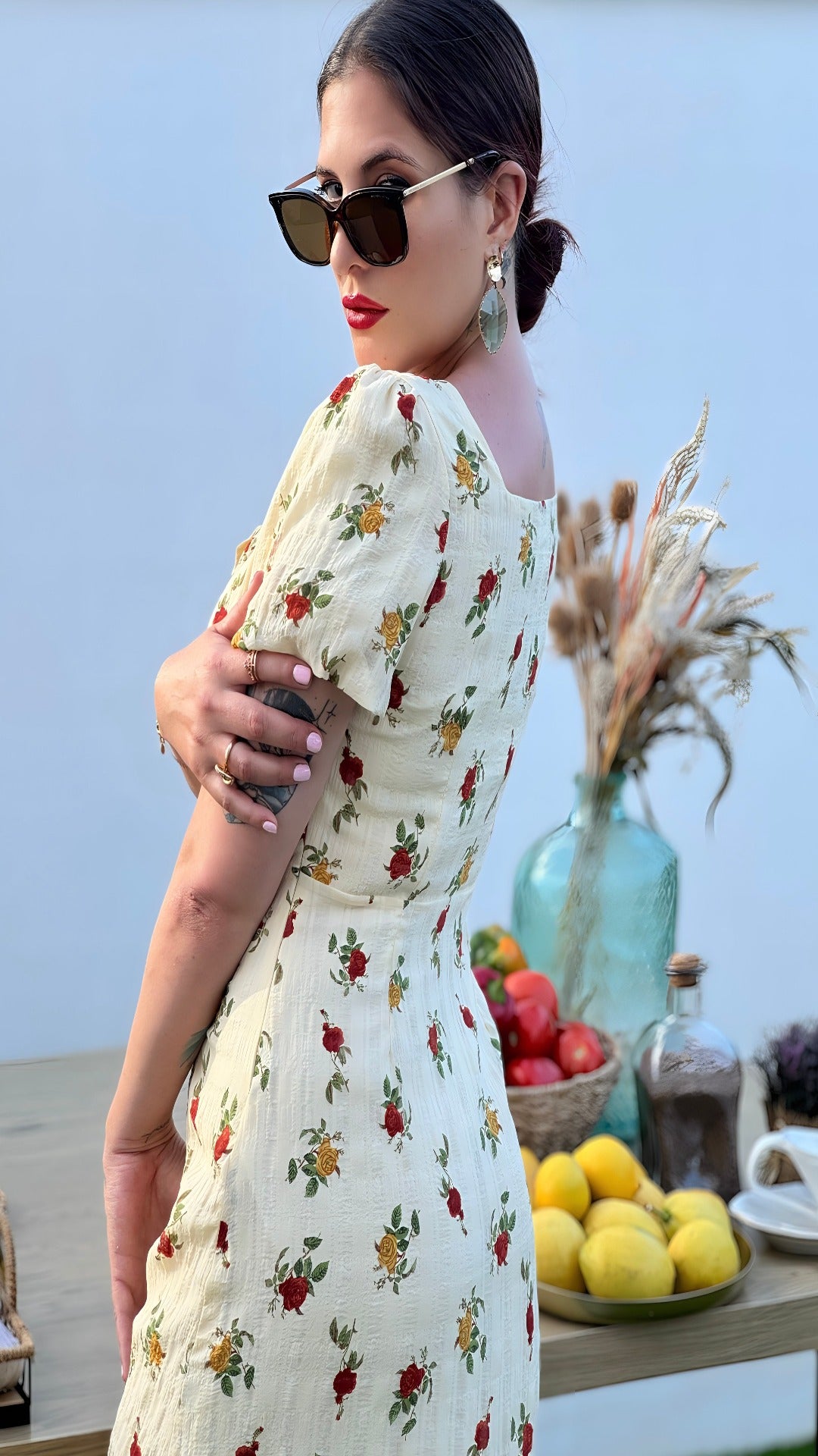 Vestido floral com fenda