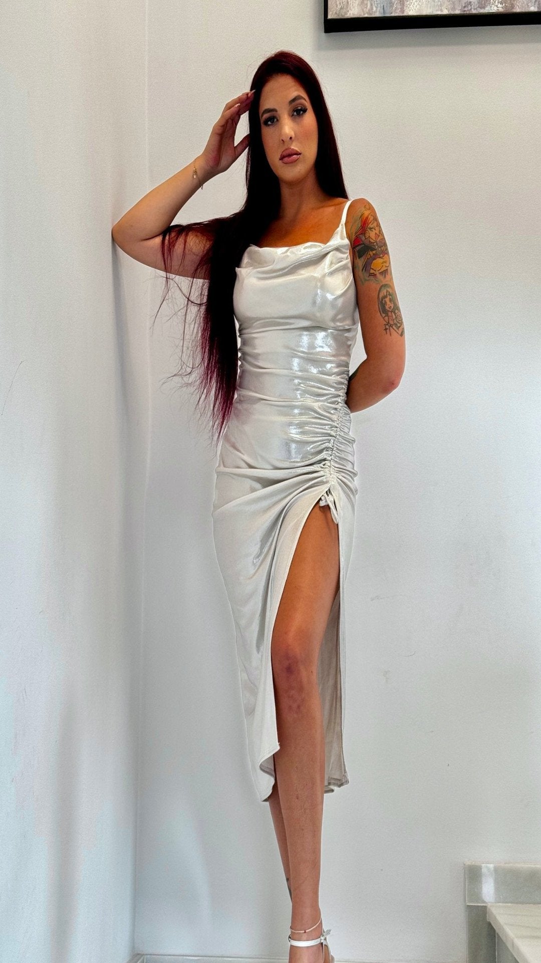 Vestido metálico franzido