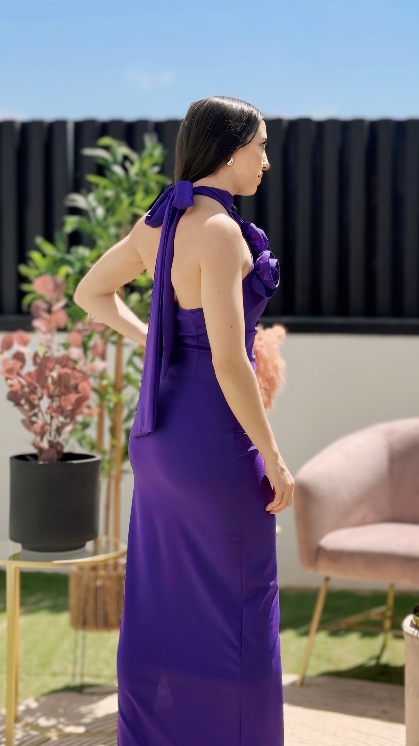 Vestido florido com decote halter