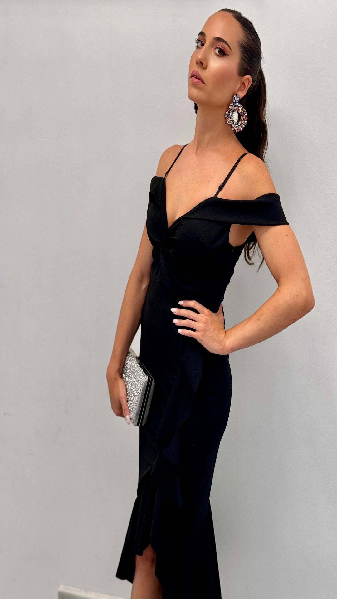 Vestido ombro a ombro com babados