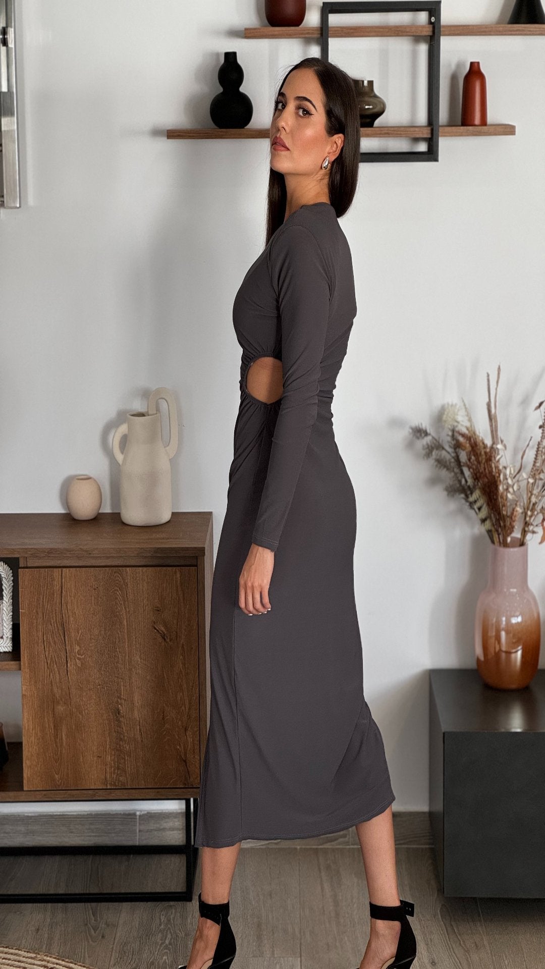 Vestido midi cut out
