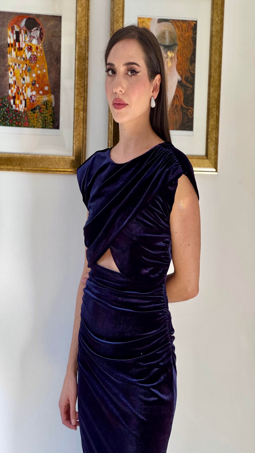 Vestido midi cut out terciopelo