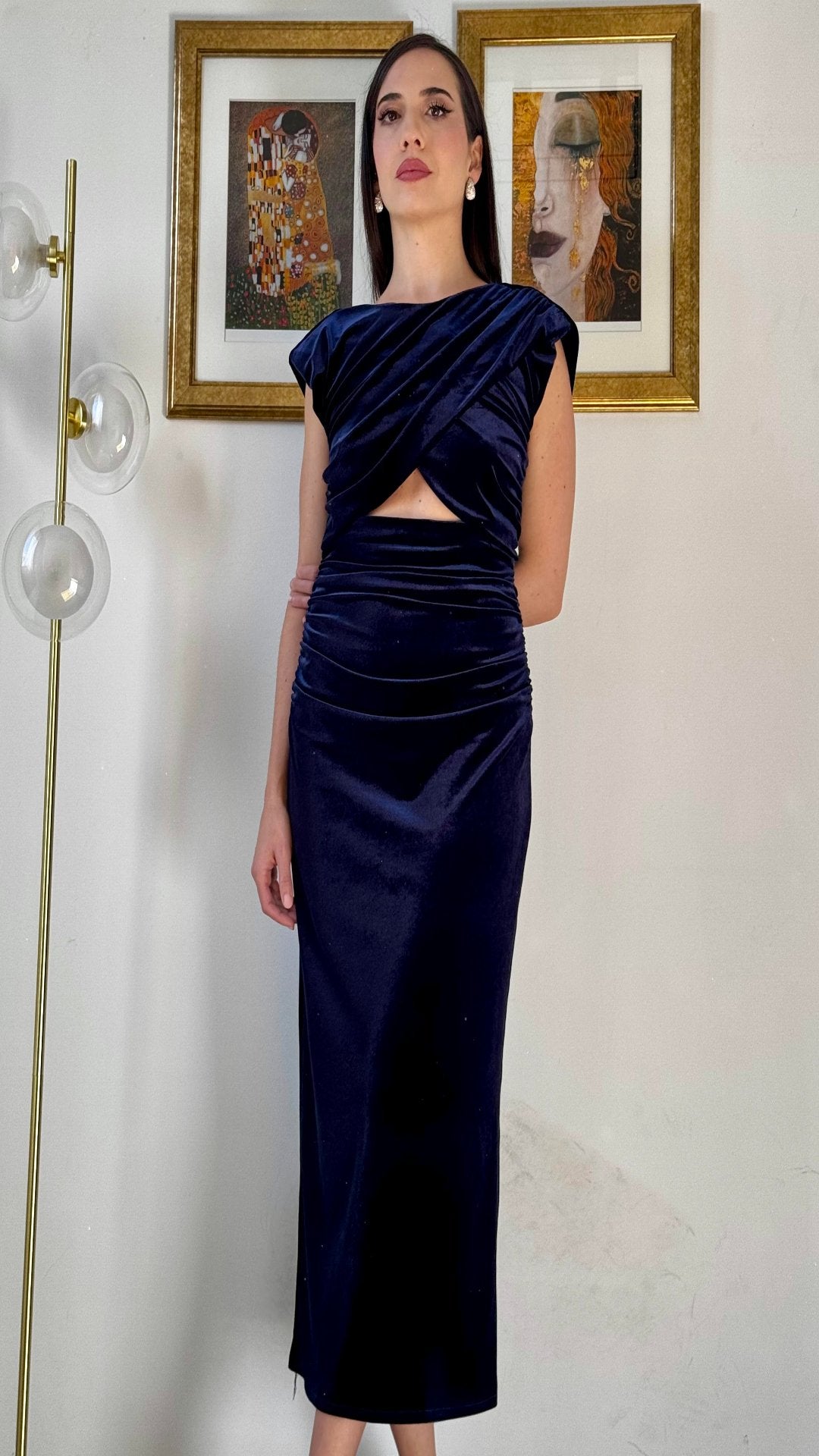 Vestido midi cut out terciopelo