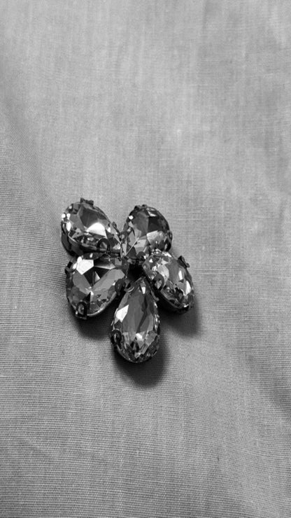 Camisa con joyas oversize