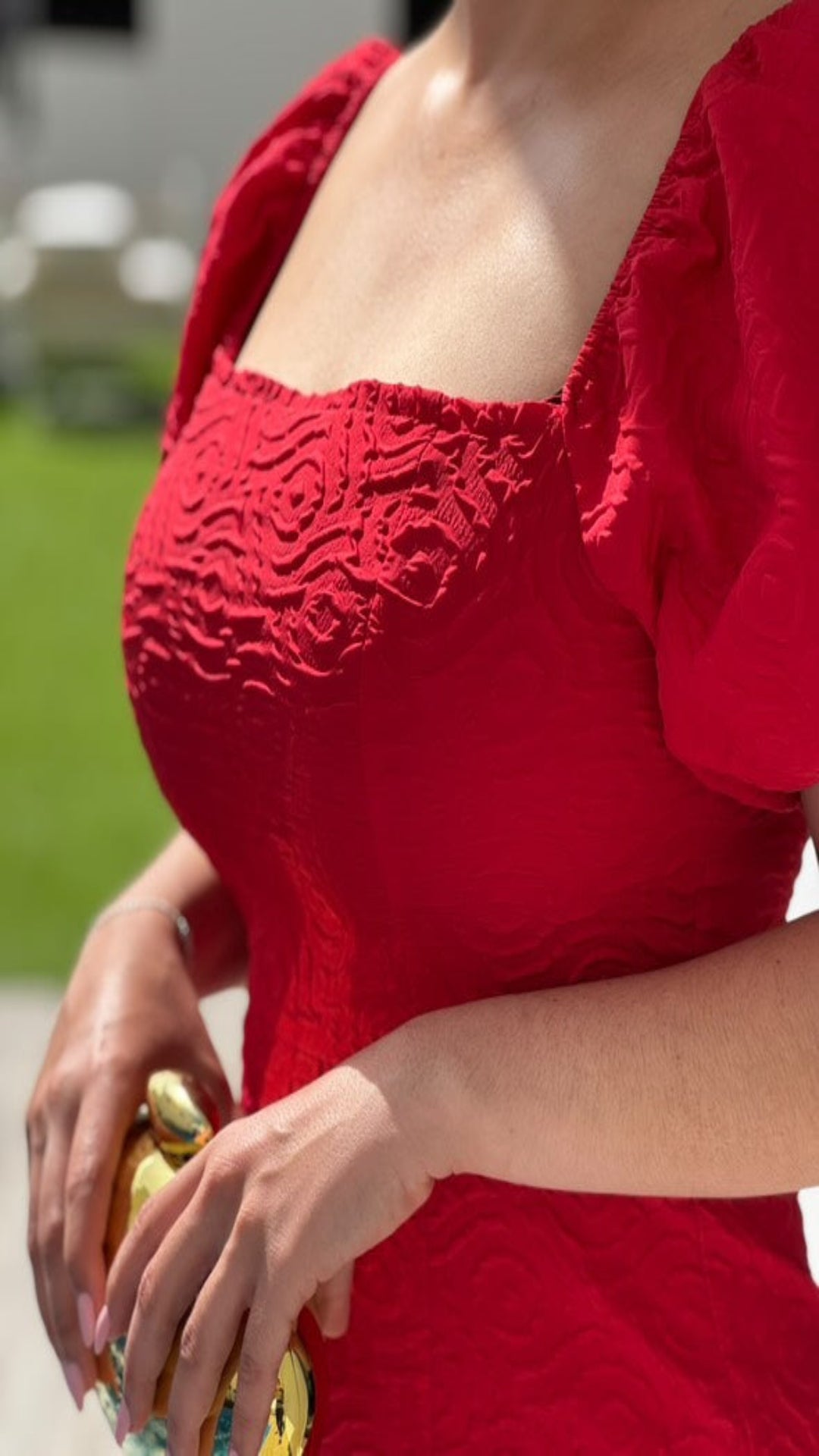 Vestido midi manga abullonada