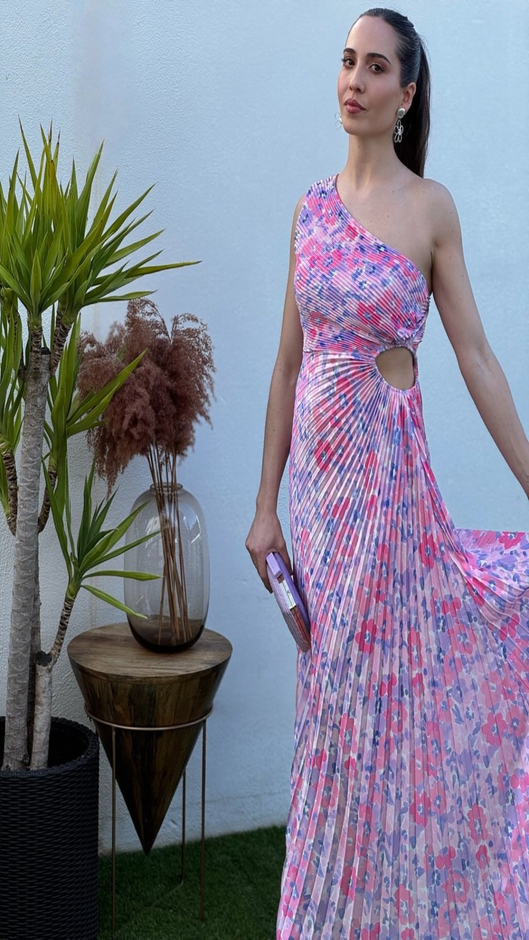 Vestido largo asimétrico cut out