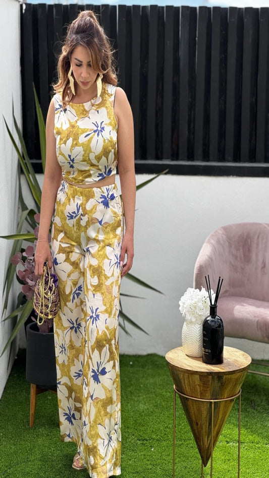 conjunto de top y pantalón satinado