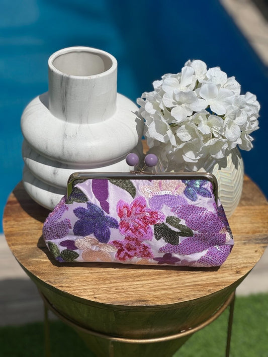 Bolso clutch bordados flores