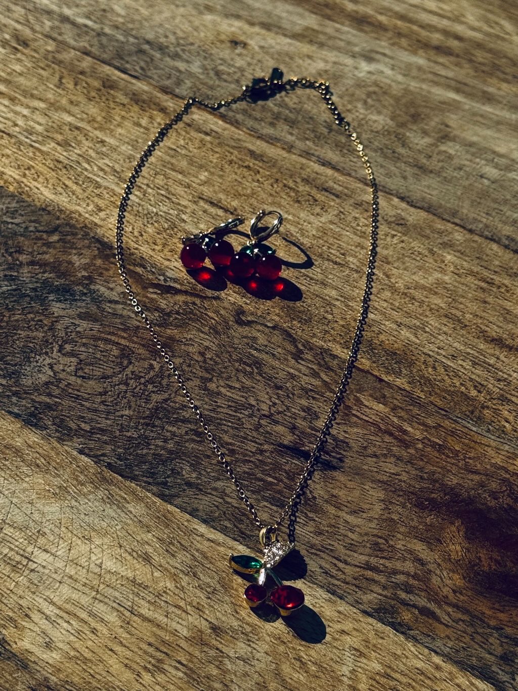 Collar cerezas