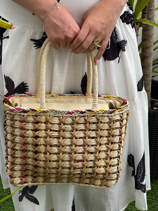 Bolso tote trenzado efecto rafia