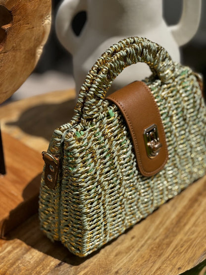 Bolso de mano efecto rafia y solapa