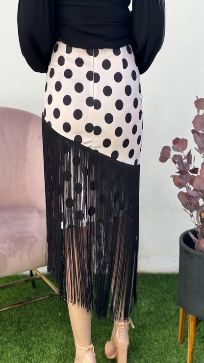 Falda lunares y flecos