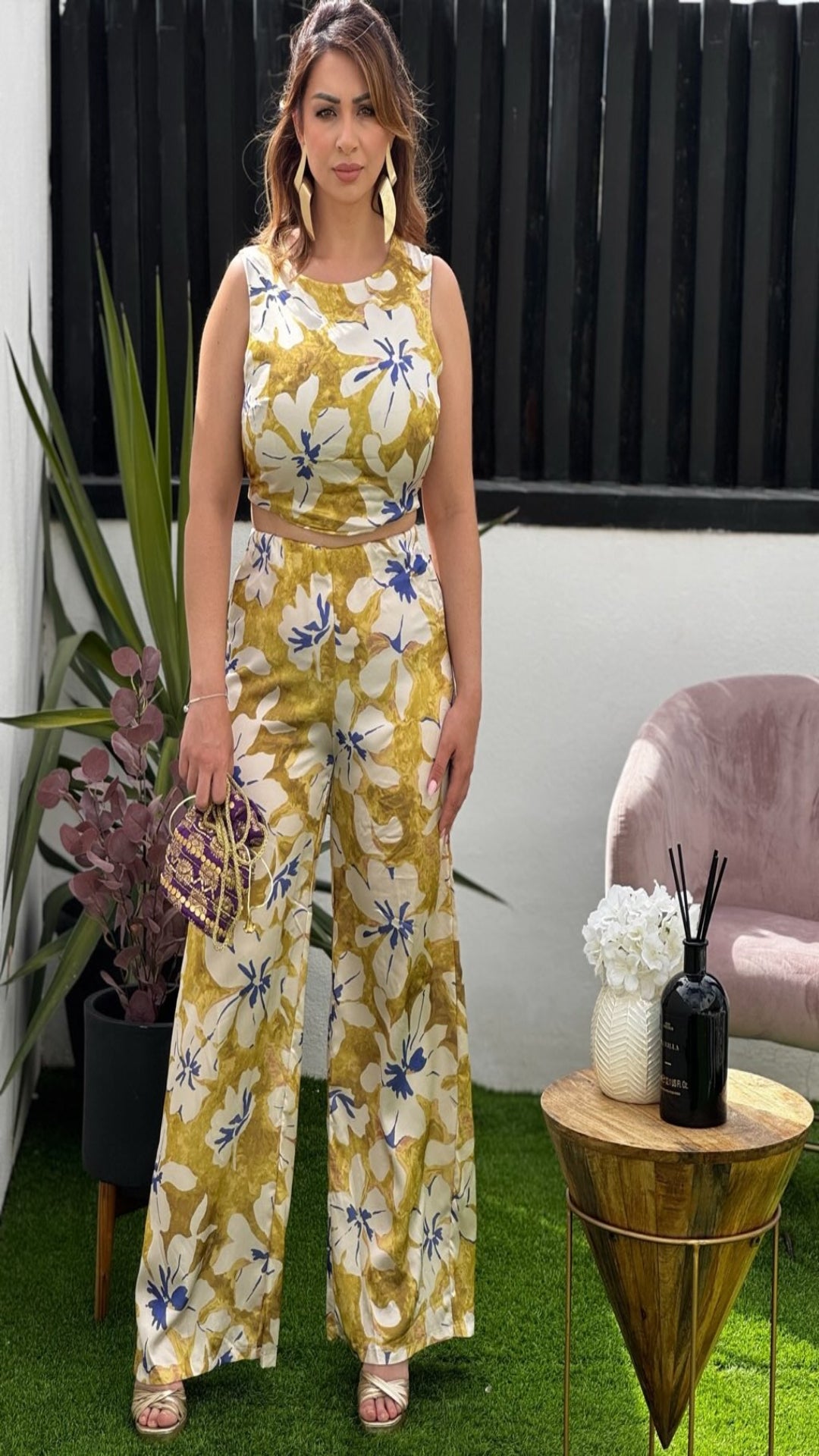 conjunto de top y pantalón satinado