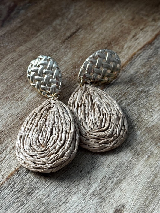 Pendientes de rafia