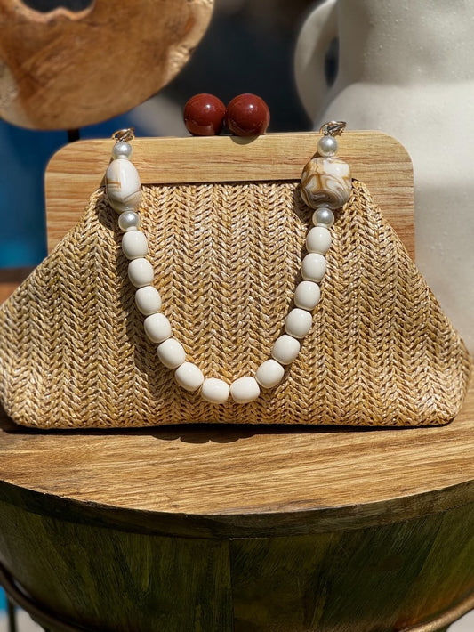 Bolso de mano con efecto rafia y madera