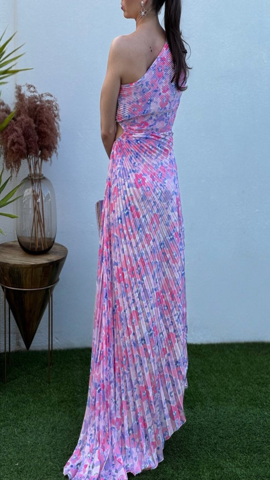 Vestido largo asimétrico cut out
