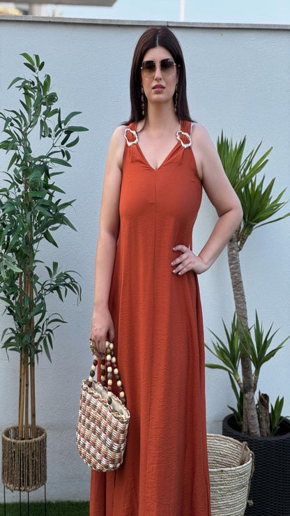 Vestido fluido con hebilla