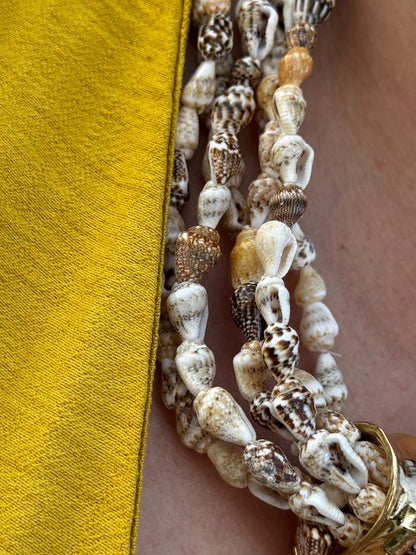 Collar concha charms