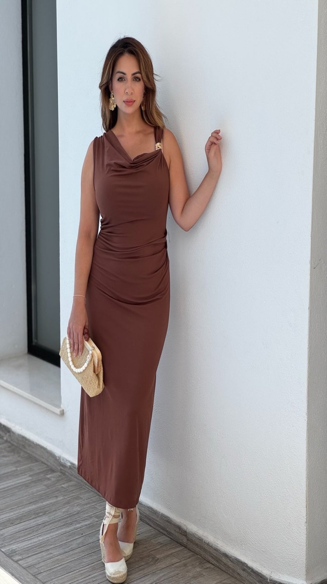 Vestido midi con hebilla