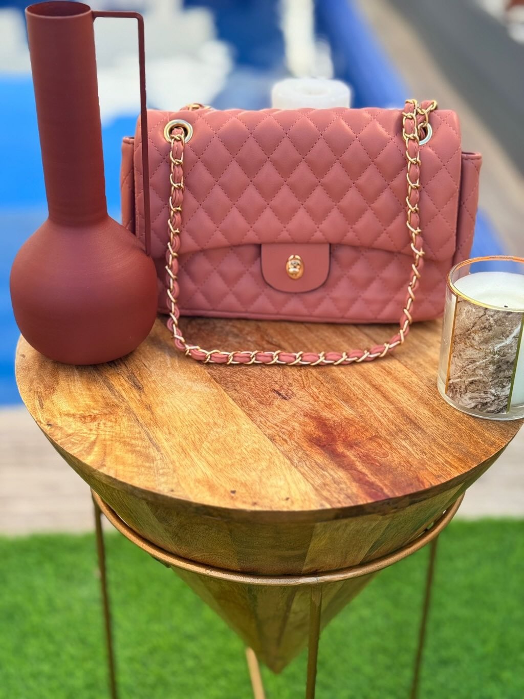 Bolso acolchado con cadena