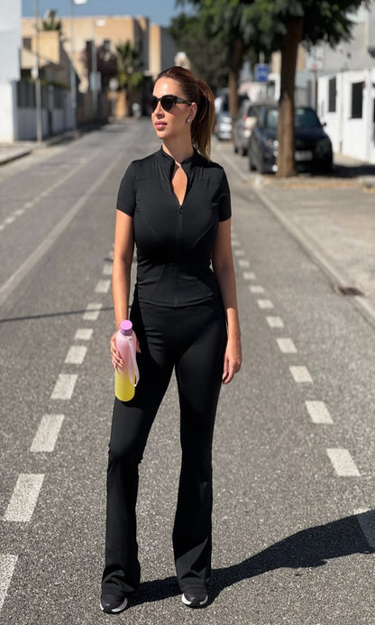 Conjunto deportivo negro