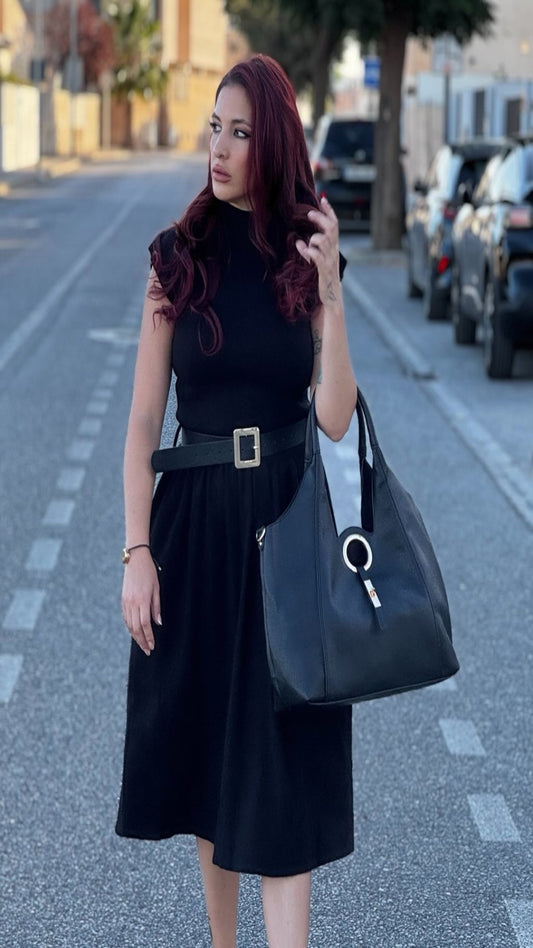 vestido negro con cinturón