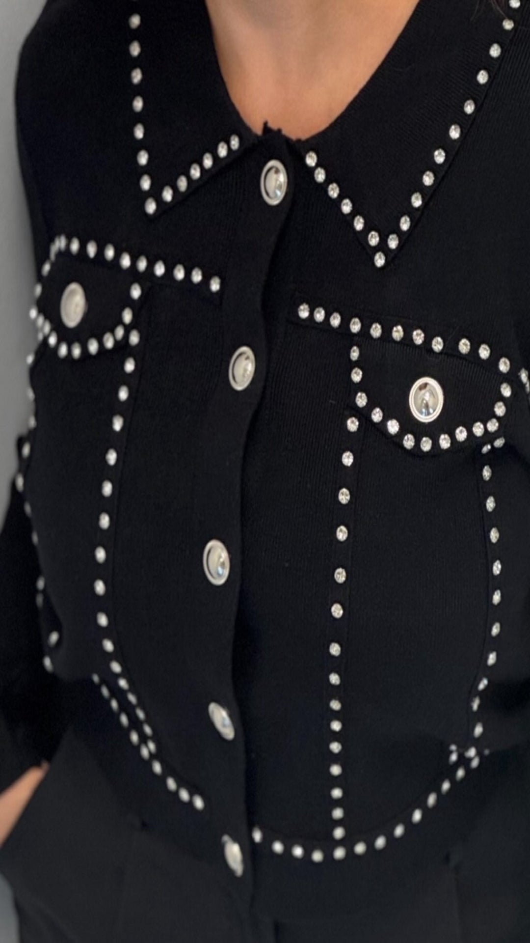 Chaqueta punto abalorios