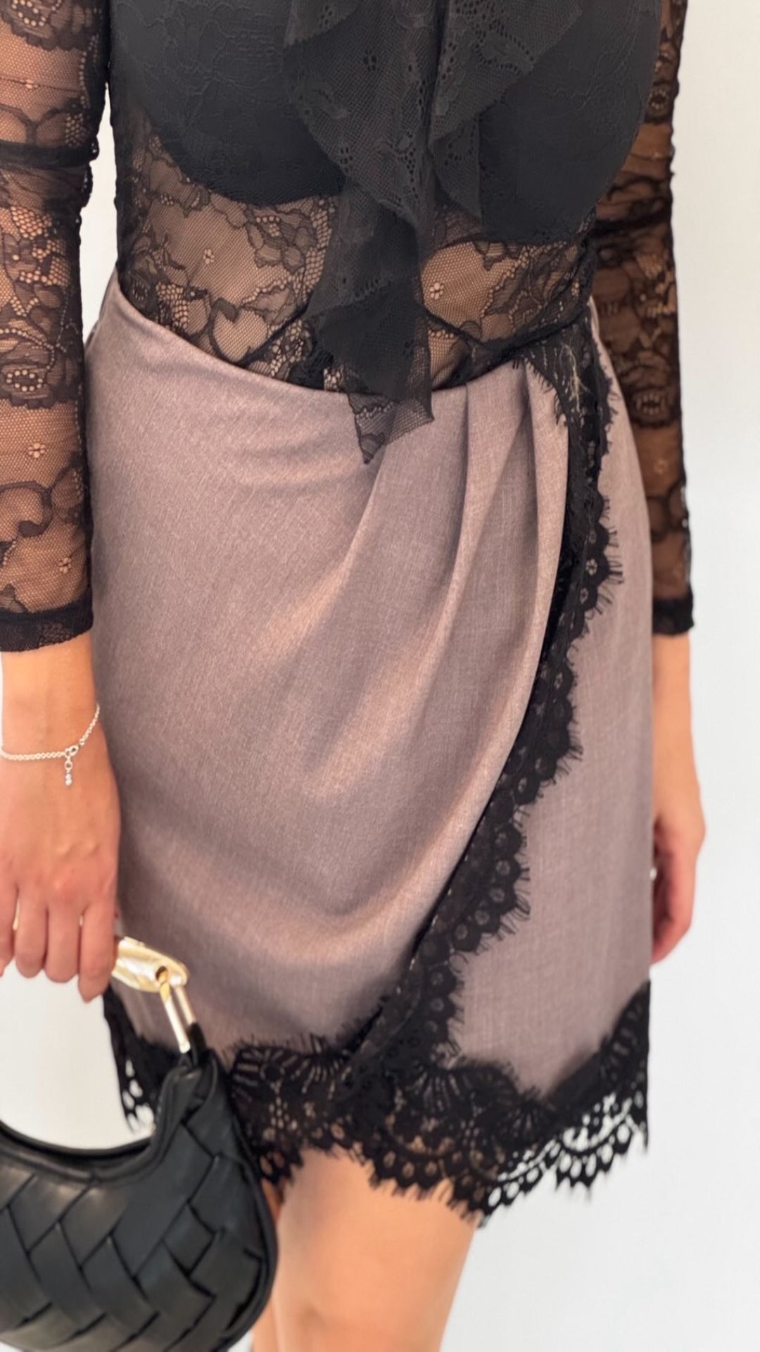 Falda mini combinada encaje