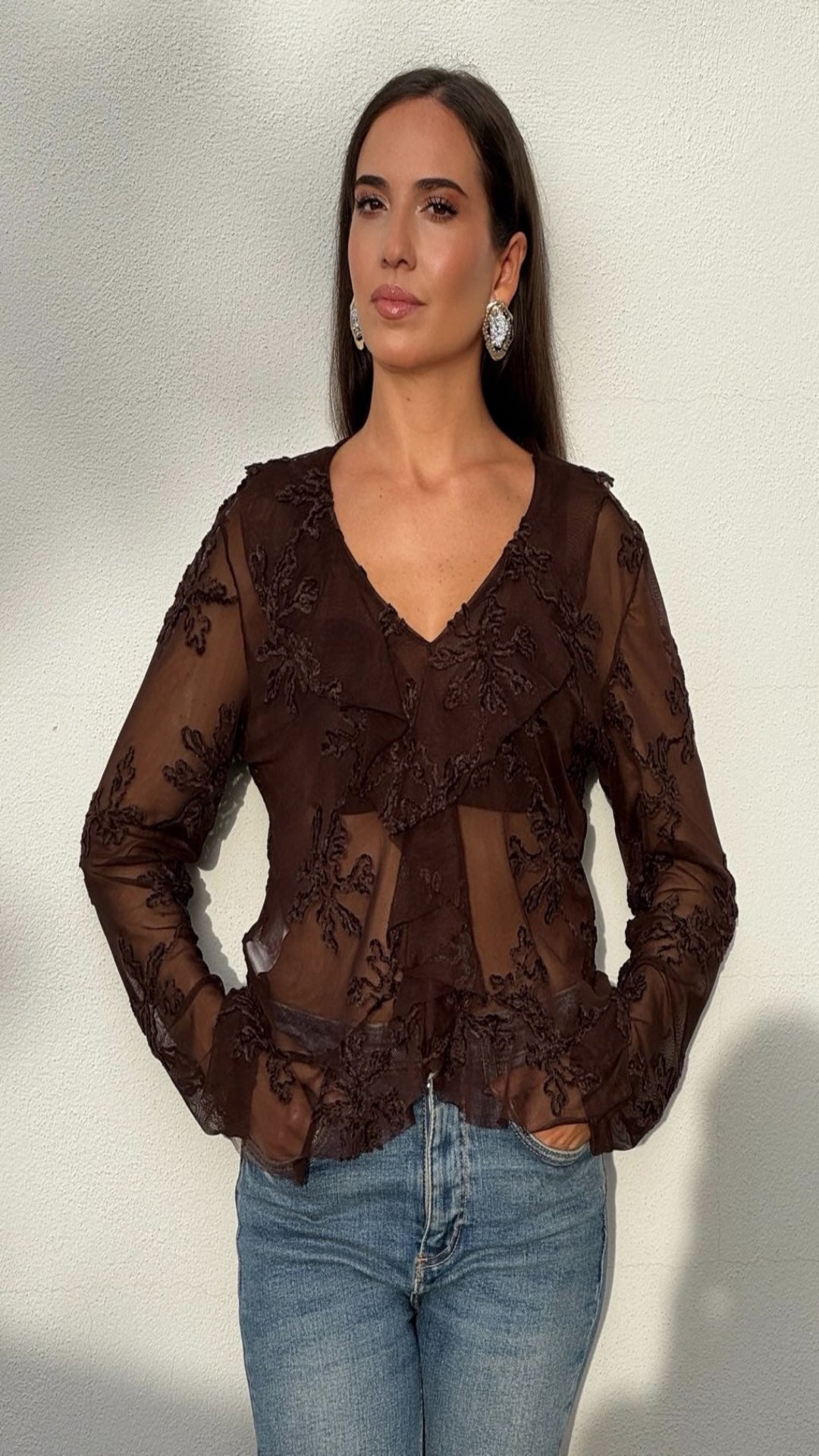 Top bordado con volantes