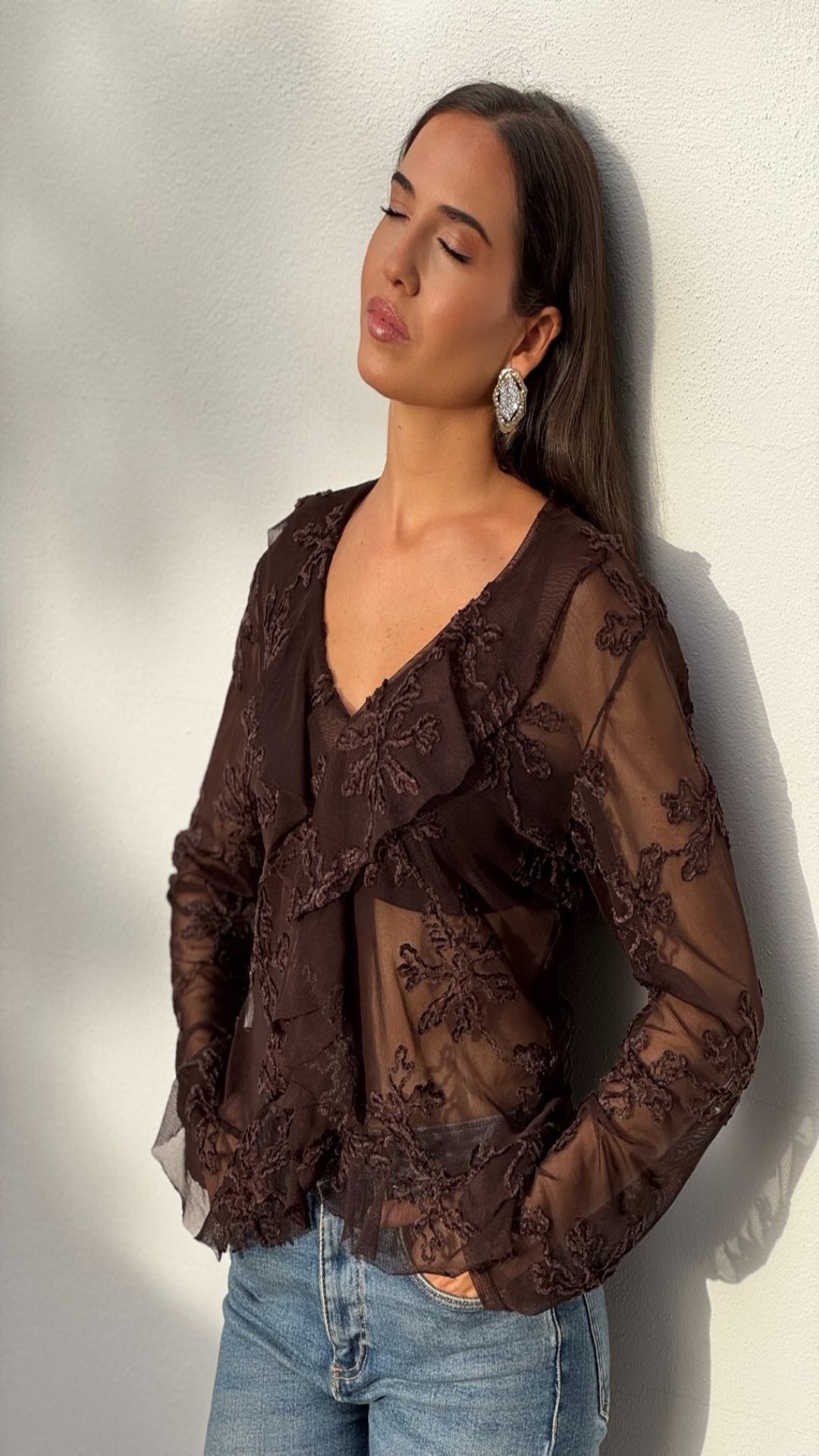 Top bordado con volantes