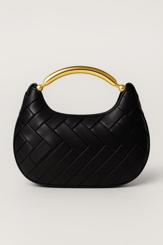 Bolso trenzado con asa metálica