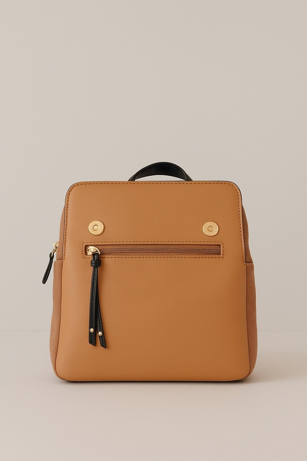 Mochila con cierre de solapa combinada