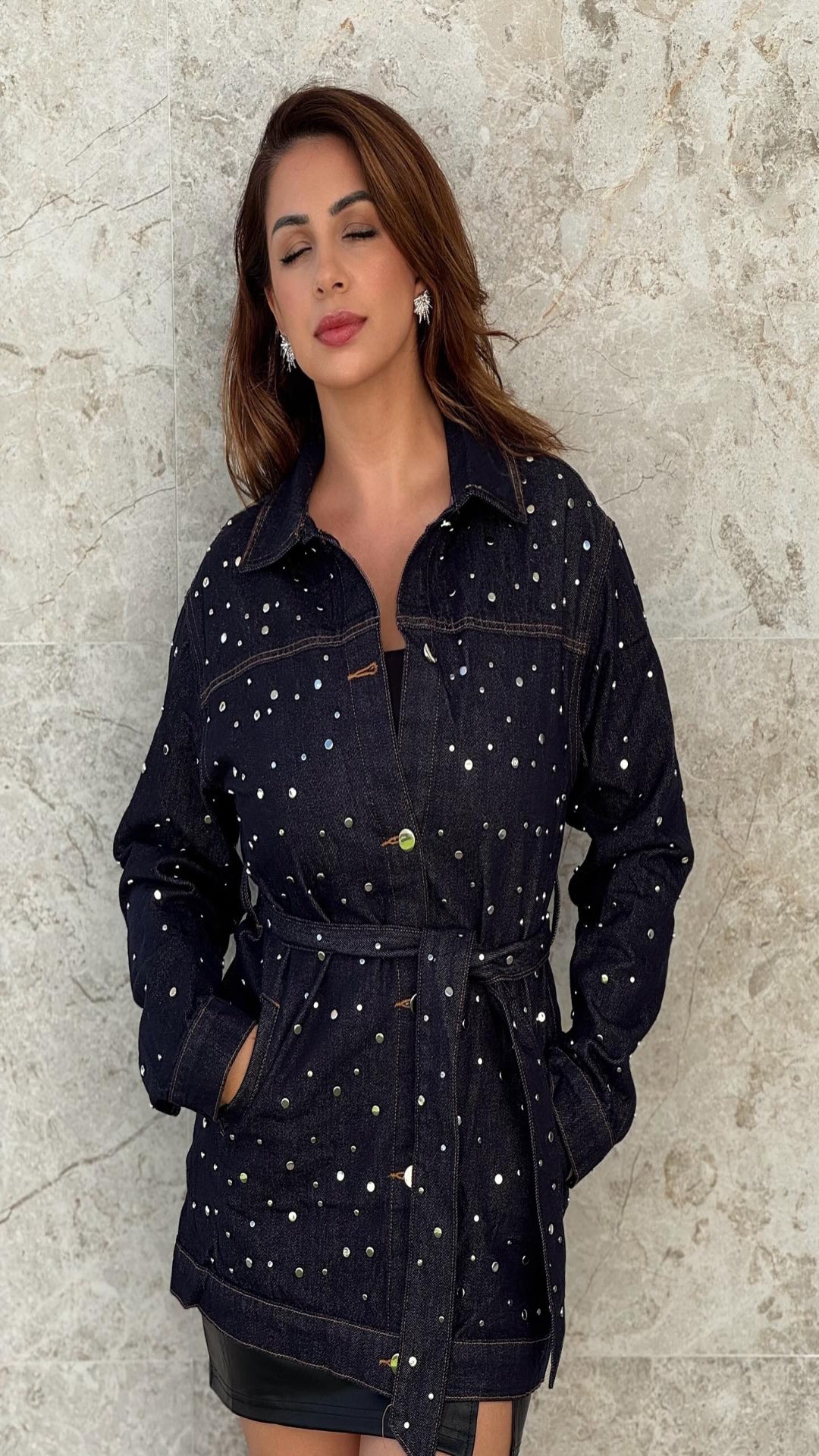 Sobrecamisa denim tachuelas