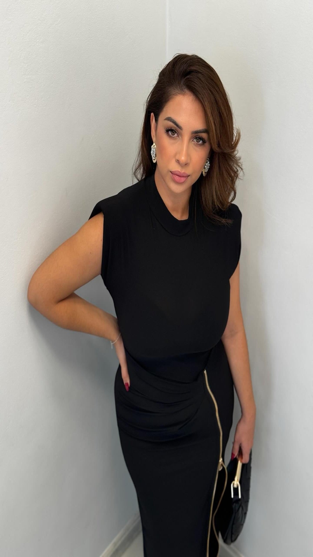 Vestido hombreras con cremallera